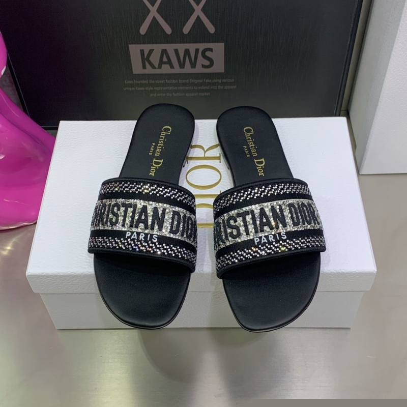 ch**an D*or slippers